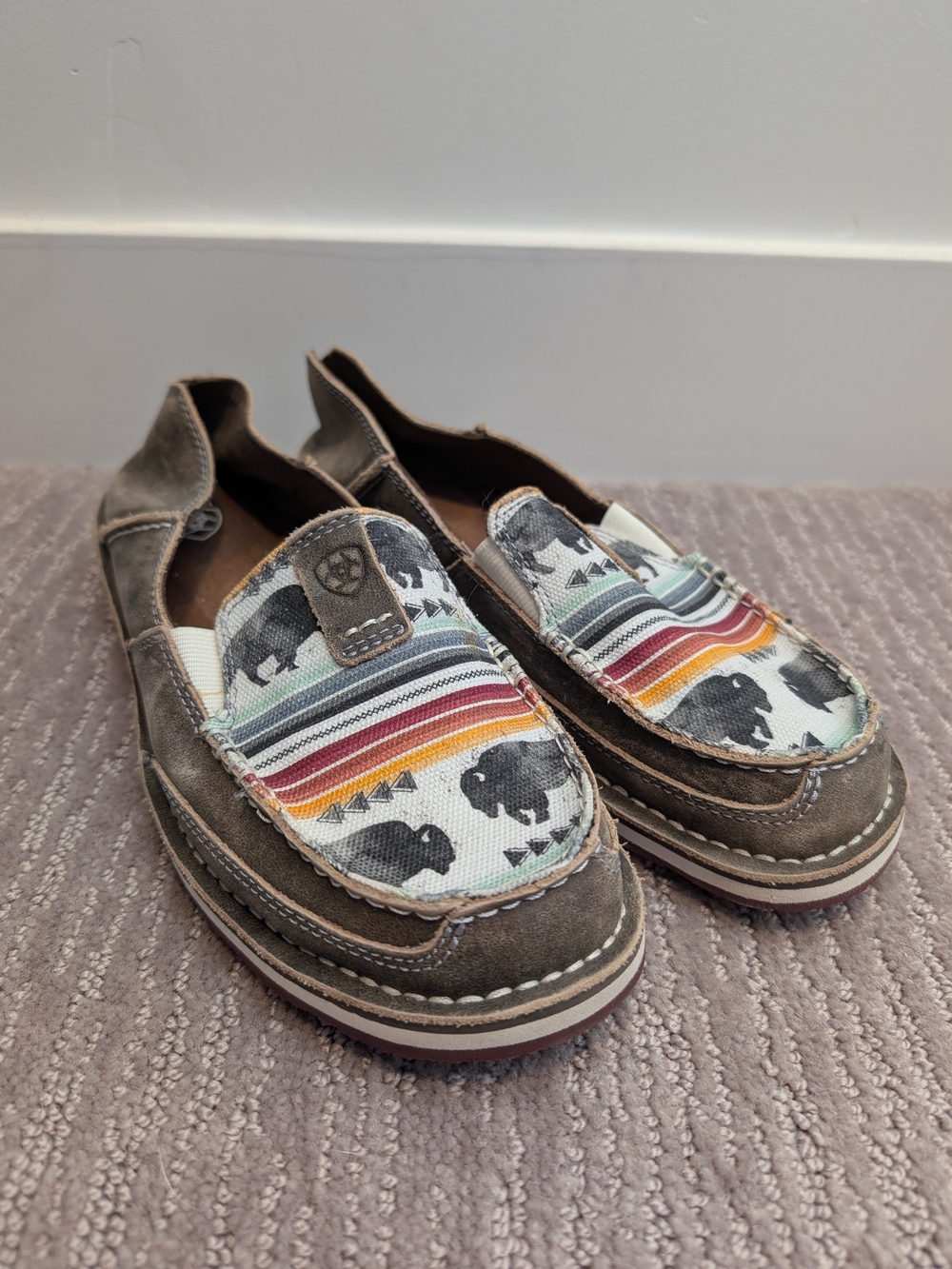 Buffalo Pattern Ariat Cruisers